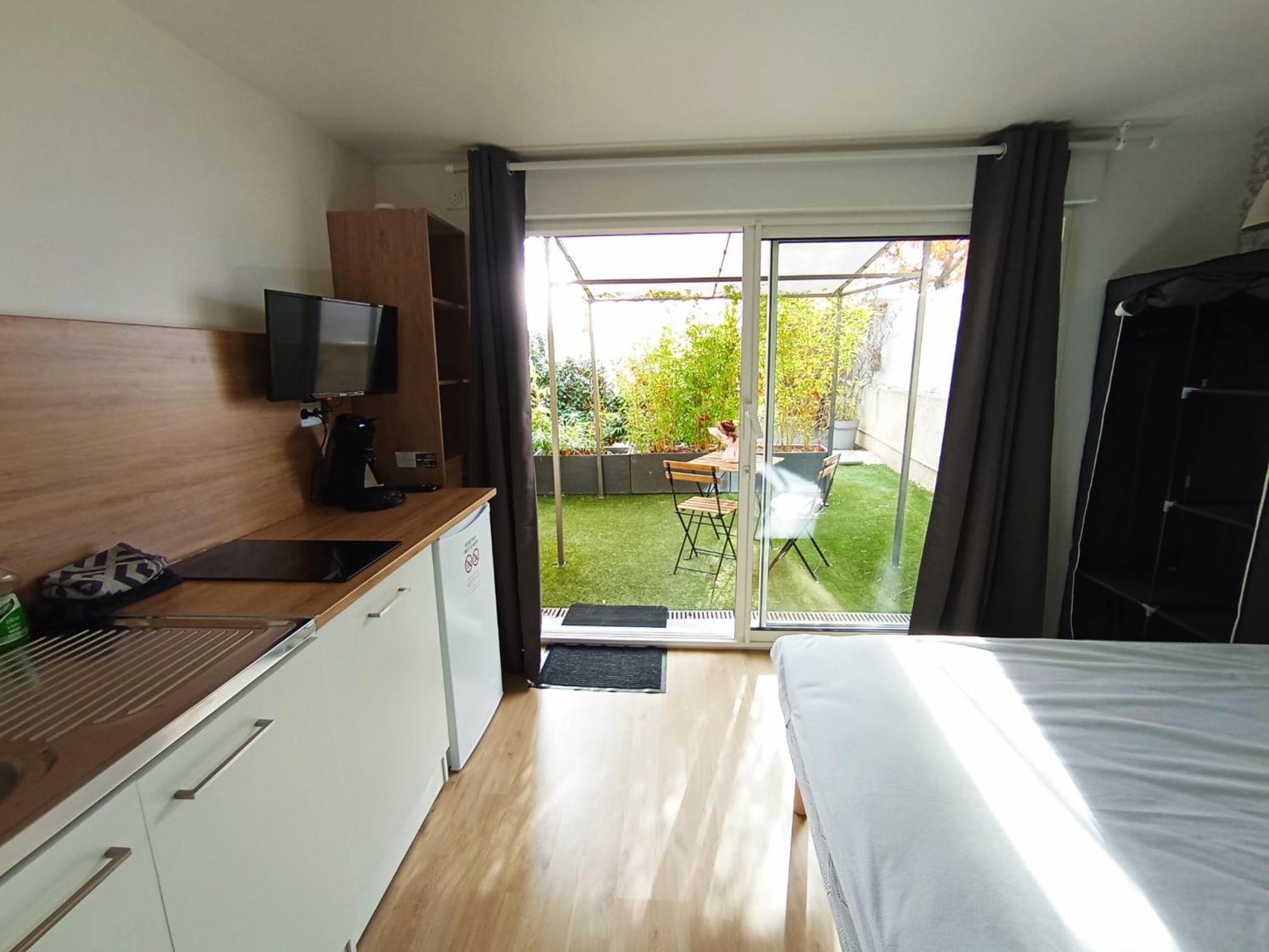 Appart'Hotel Le Clos Lassagne A Brignais - Lyon Sud Ngoại thất bức ảnh