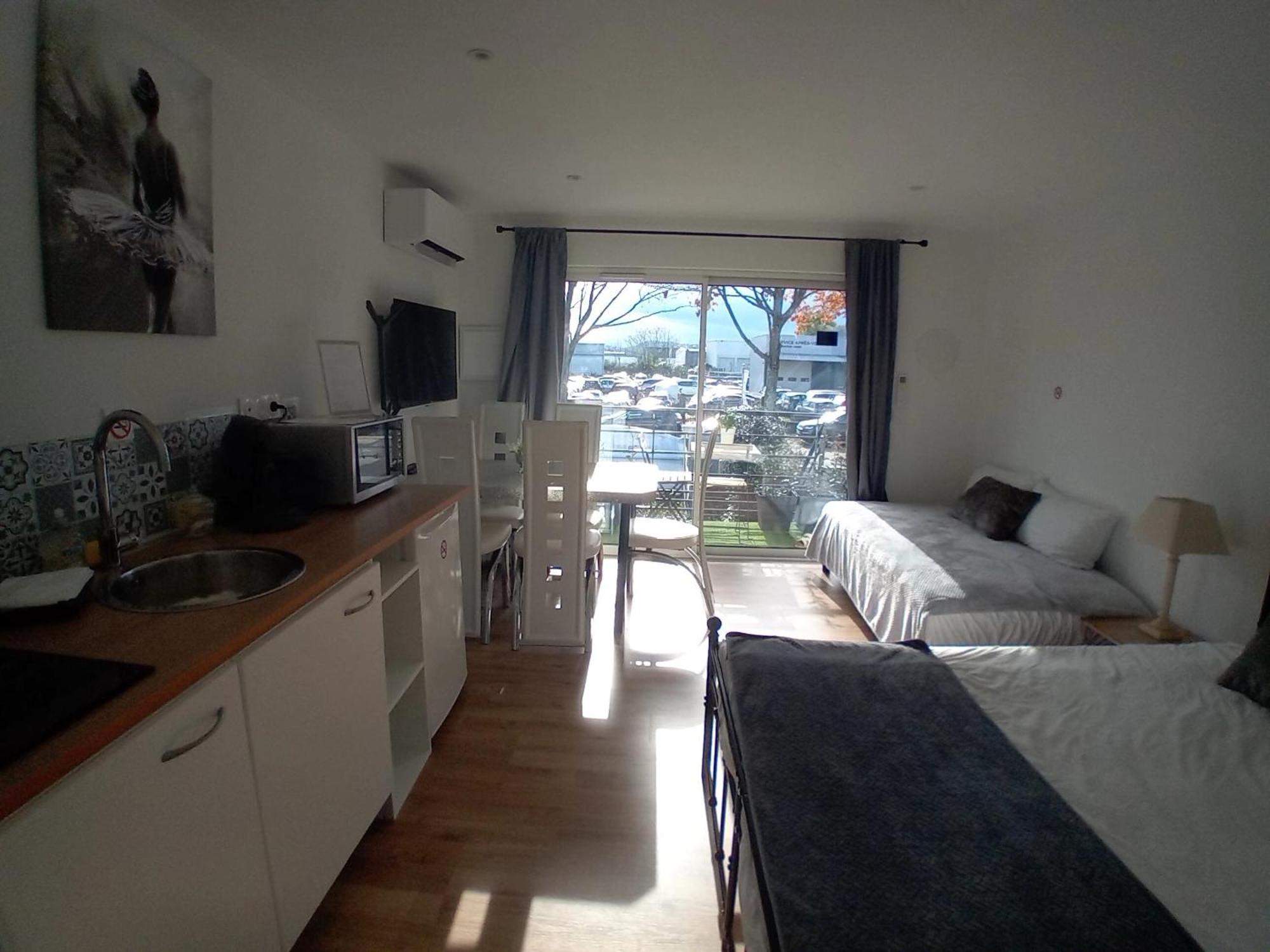 Appart'Hotel Le Clos Lassagne A Brignais - Lyon Sud Ngoại thất bức ảnh
